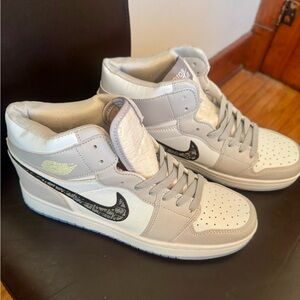 Men’s sneakers Size 9.0